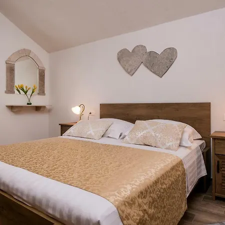 Cesarica Baška Voda