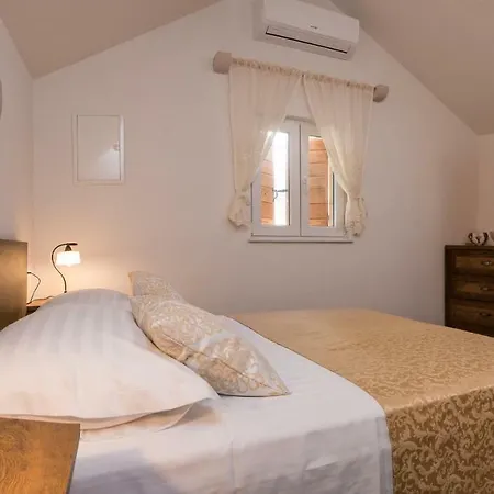 Cesarica * Baška Voda